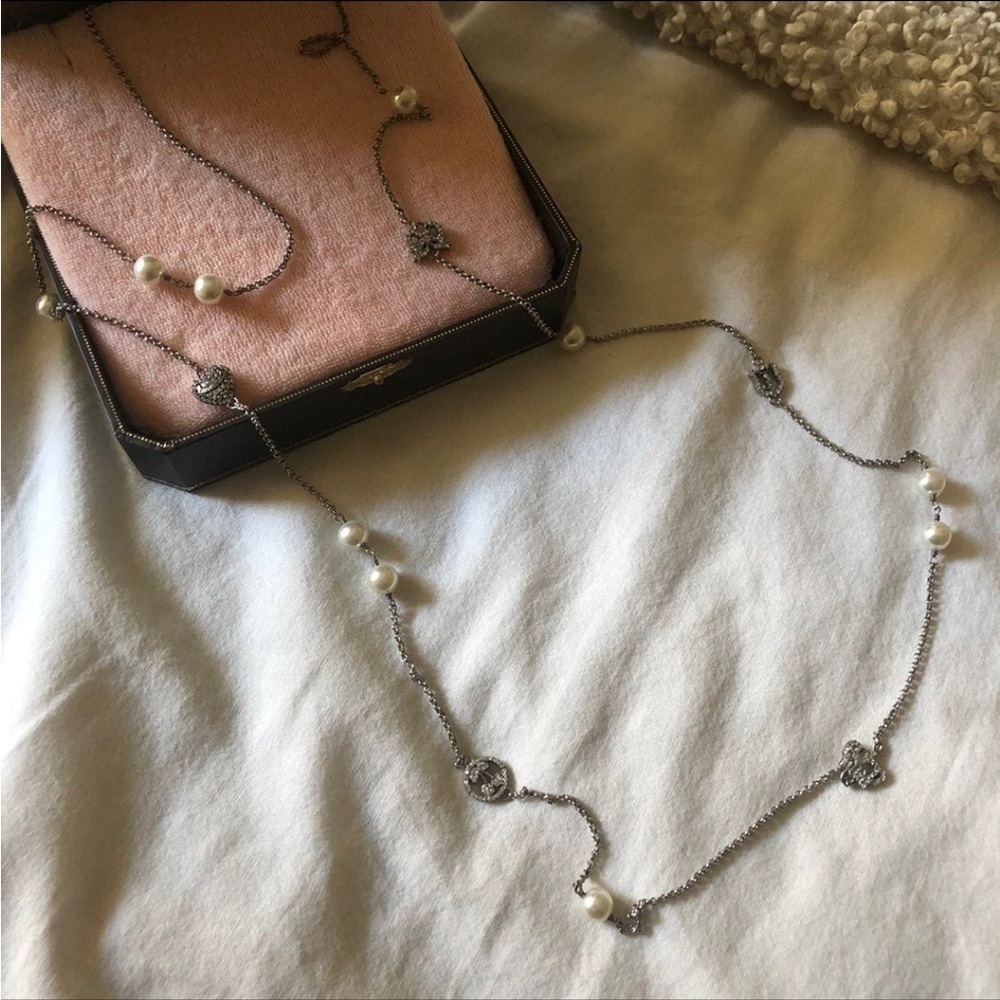 Juicy Couture Y2K Coquette Pearl Long Charm Necklace - Picture 4 of 9